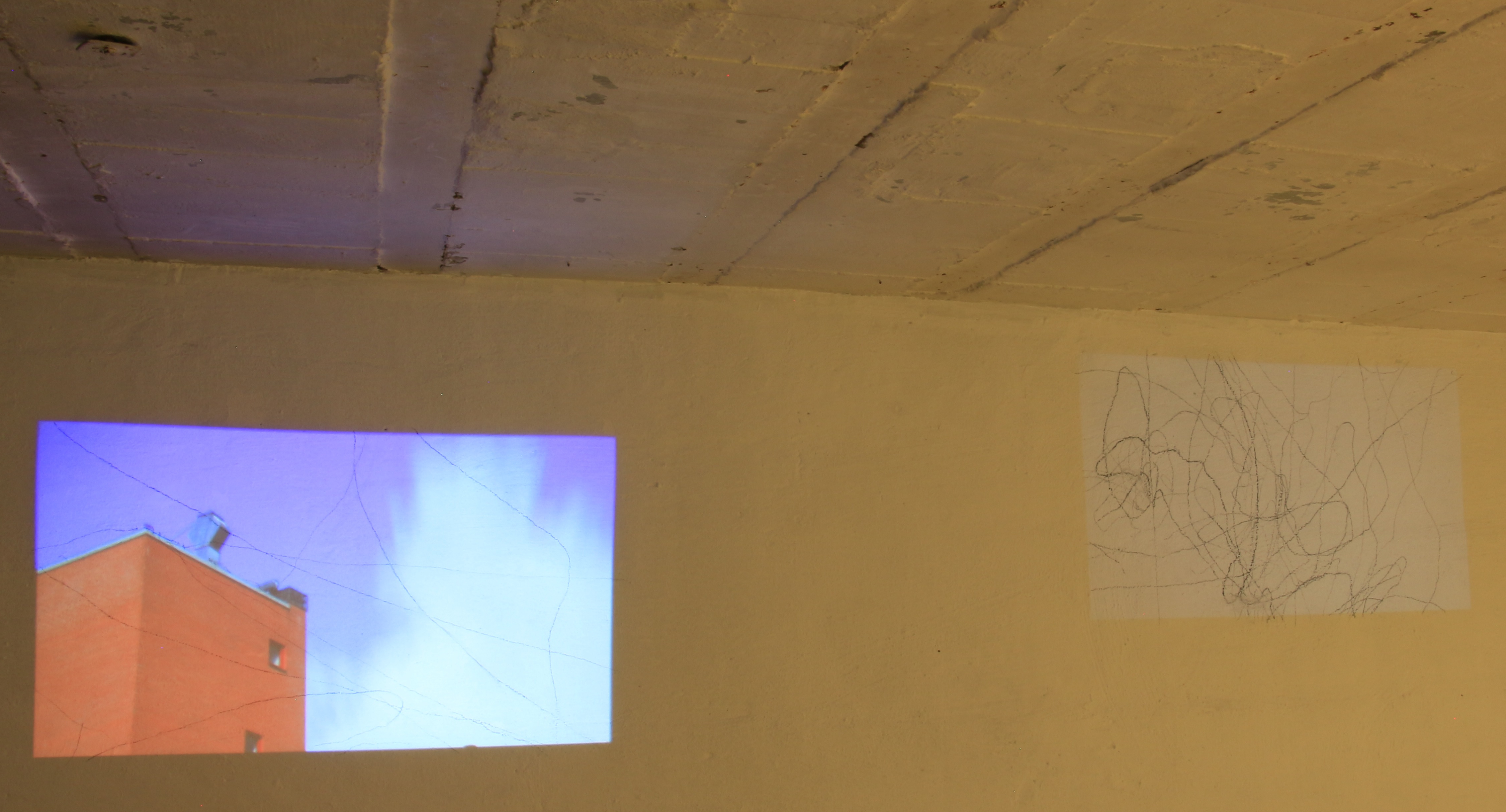 Still Video installation with charcoal drawing Vlucht1 and Vlucht 2 Exbunker Briede van Bemmelen 2016